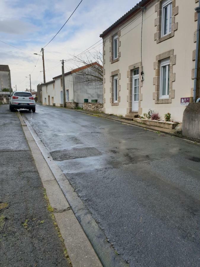 Gîte la Belle Vallée maison indépendante 80m2, 2 chambres à 10 min du Puy du Fou Treize-Vents Exterior foto